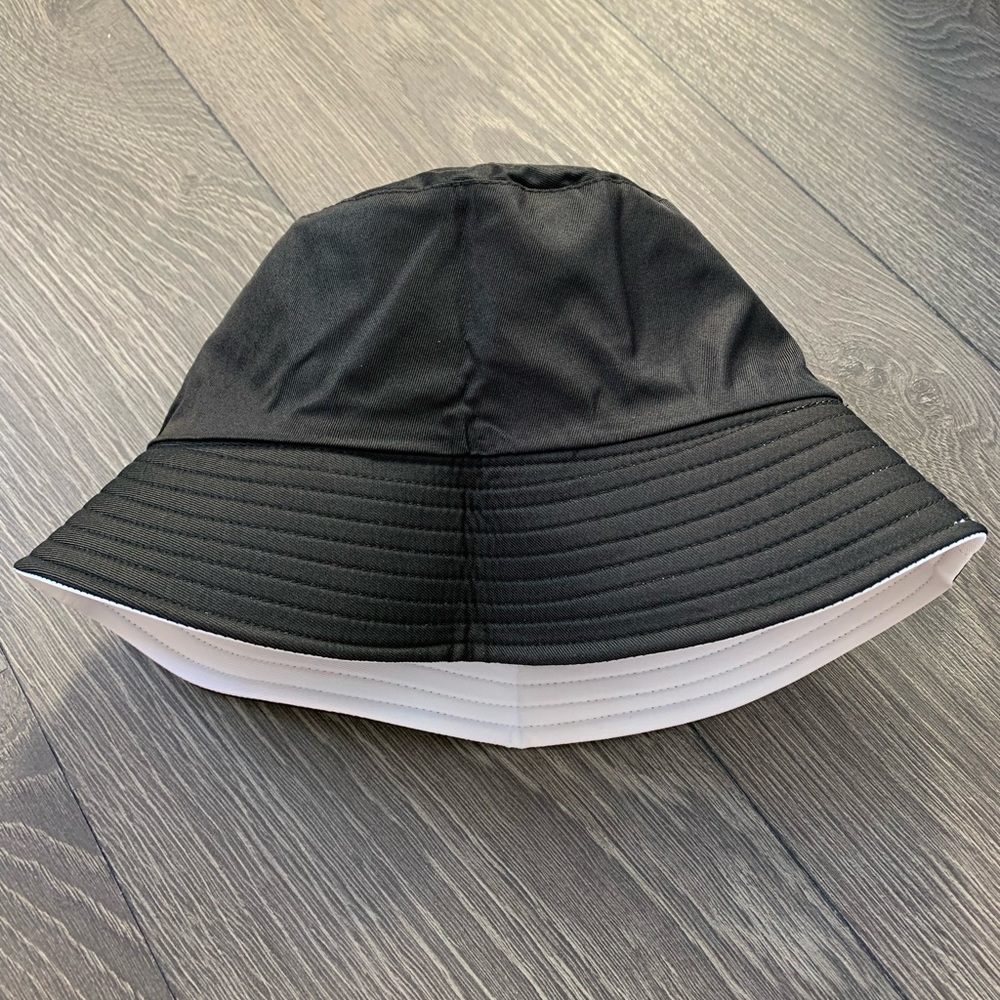 New! Double sided hat black and white